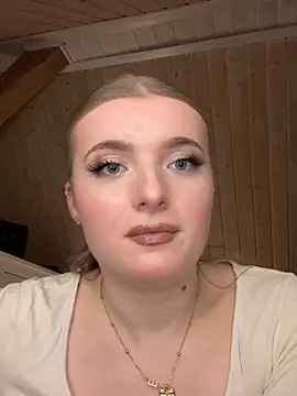 MilaLuxe online show from December 2025 07:09:02 PM