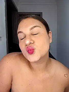 Snapshot of Valeriaa_21 chatting on March 2026 12:47:01 AM Valeriaa 21 online show from March 2026 12:47:01 AM