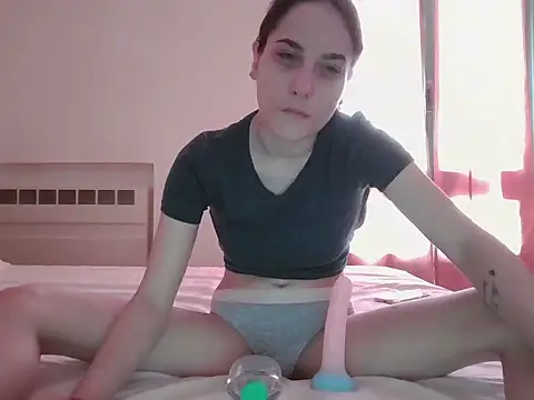 cristinalore online show from July 2026 12:06:02 PM