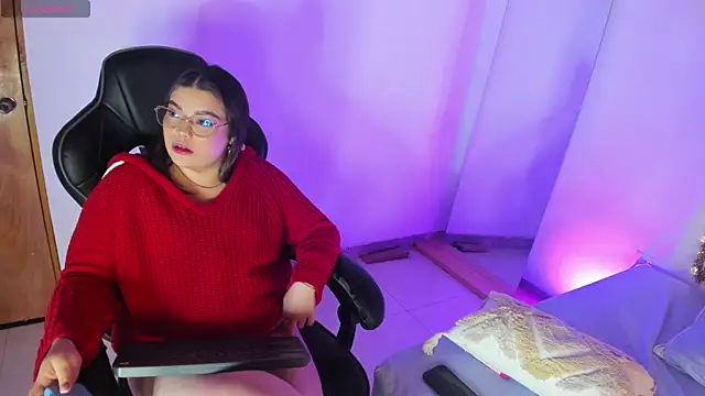 Snapshot of AngelMoonEyes chatting on December 2025 04:00:01 AM AngelMoonEyes online show from December 2025 04:00:01 AM