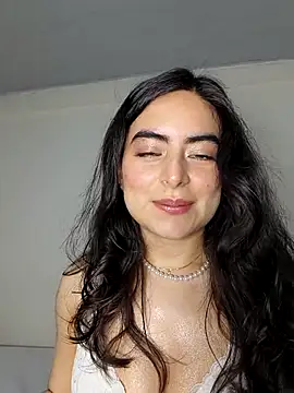 saasha Petit online show from February 2026 11:11:02 AM