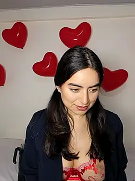 saasha Petit online show from February 2026 10:58:01 AM