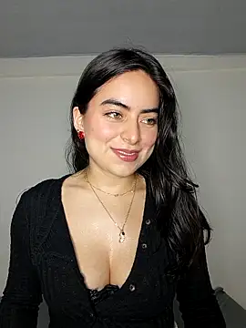 saasha Petit online show from February 2026 10:26:02 AM