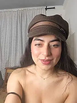 Snapshot of saasha_Petit chatting on April 2026 11:39:01 AM saasha Petit online show from April 2026 11:39:01 AM