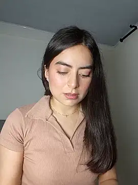 saasha Petit online show from February 2026 10:48:02 AM