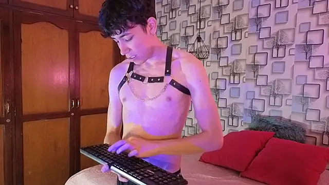 Neo Twink online show from February 2026 05:26:02 PM