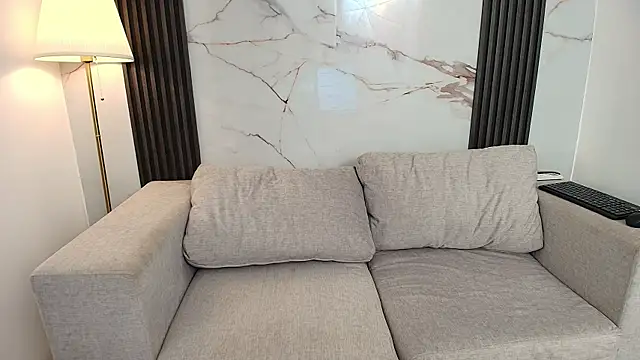 AprillRoss online show from December 2025 12:33:02 PM