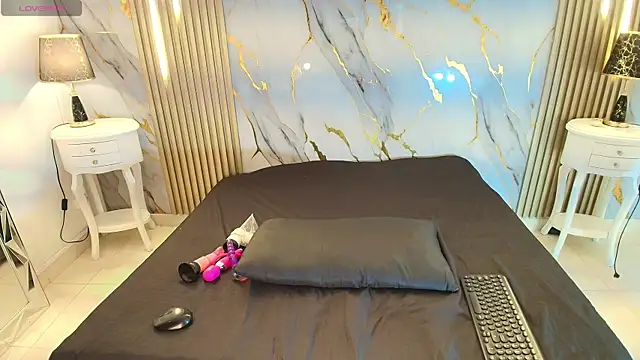 AprillRoss online show from April 2026 01:38:02 PM