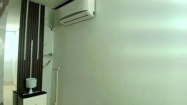 AprillRoss online show from December 2025 11:54:02 AM