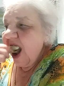 HapinessLovee online show from April 2026 08:33:01 PM