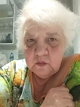 HapinessLovee online show from April 2026 07:52:01 PM