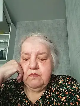 HapinessLovee online show from April 2026 06:53:01 AM