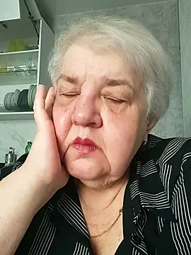HapinessLovee online show from April 2026 07:38:02 AM
