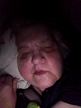 HapinessLovee online show from April 2026 11:55:02 PM