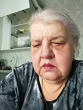 HapinessLovee online show from April 2026 11:00:01 AM