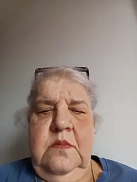 HapinessLovee online show from April 2026 01:24:01 PM