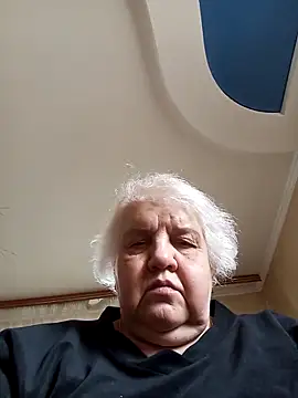 HapinessLovee online show from April 2026 12:39:01 PM