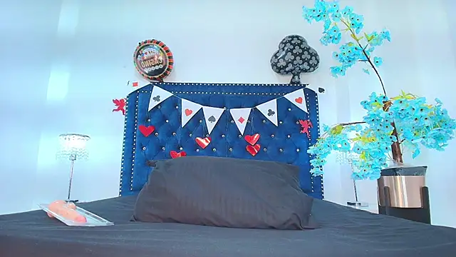 Velora nigth online show from February 2026 11:33:02 AM