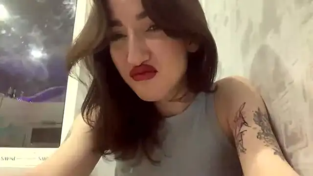 Snapshot of PanickedCowrie chatting on December 2025 07:45:01 PM PanickedCowrie online show from December 2025 07:45:01 PM