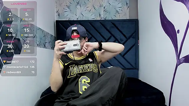 Kiara Fox   online show from January 2026 08:37:02 PM