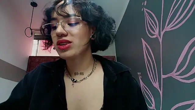Snapshot of Kiara_Fox__ chatting on May 2026 07:50:01 PM Kiara Fox online show from May 2026 07:50:01 PM