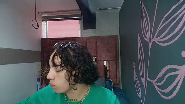 Snapshot of Kiara_Fox__ chatting on May 2026 08:13:01 PM Kiara Fox online show from May 2026 08:13:01 PM