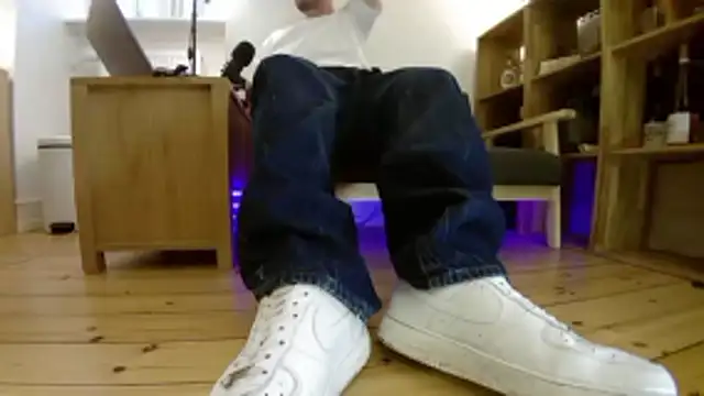 jonas camboy online show from February 2026 04:07:01 PM