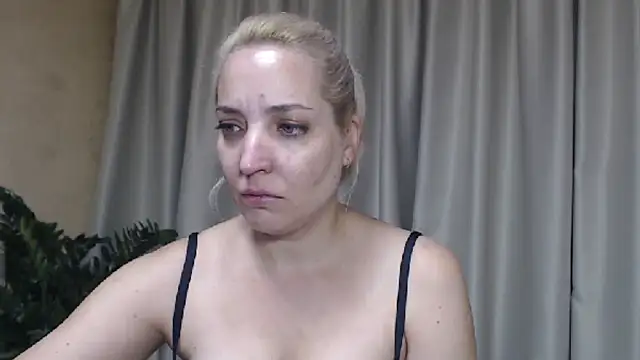 Snapshot of sweetpussy chatting on September 2025 02:28:01 PM sweetpussy online show from September 2025 02:28:01 PM