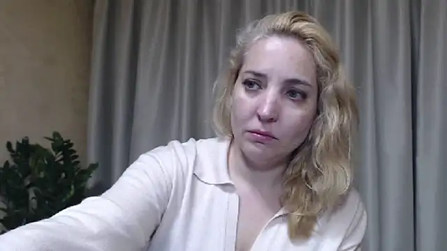 Snapshot of sweetpussy chatting on May 2026 04:39:01 PM sweetpussy online show from May 2026 04:39:01 PM