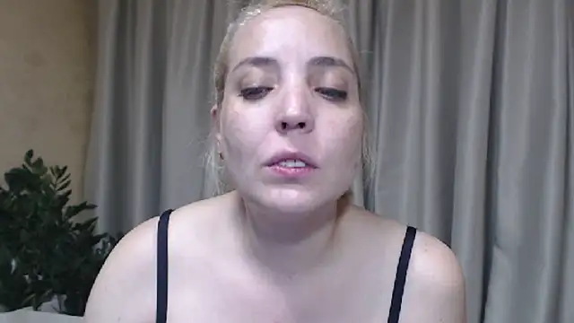 Snapshot of sweetpussy chatting on June 2026 03:40:02 PM sweetpussy online show from June 2026 03:40:02 PM