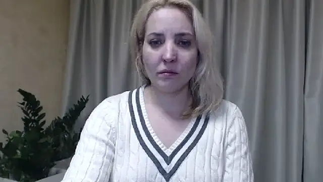 Snapshot of sweetpussy chatting on February 2025 03:31:01 PM sweetpussy online show from February 2025 03:31:01 PM