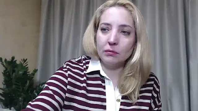 Snapshot of sweetpussy chatting on May 2026 04:34:01 PM sweetpussy online show from May 2026 04:34:01 PM