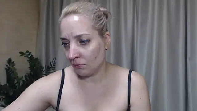 Snapshot of sweetpussy chatting on September 2025 01:38:02 PM sweetpussy online show from September 2025 01:38:02 PM