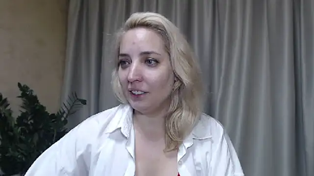 Snapshot of sweetpussy chatting on October 2025 02:17:01 PM sweetpussy online show from October 2025 02:17:01 PM