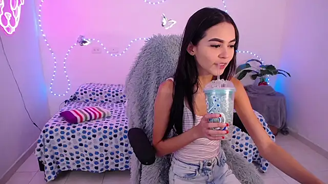 Sofia tgn online show from May 2026 06:13:01 PM