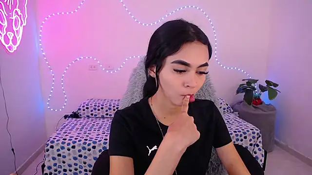 Sofia tgn online show from May 2026 06:39:02 PM