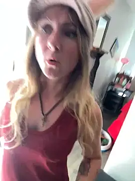 alluringpixie online show from April 2026 07:09:01 PM