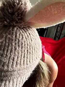 alluringpixie online show from April 2026 06:03:02 PM