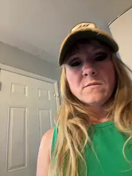 alluringpixie online show from April 2026 02:41:01 PM