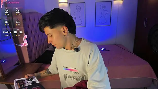 vaalentiino online show from March 2026 06:42:02 PM