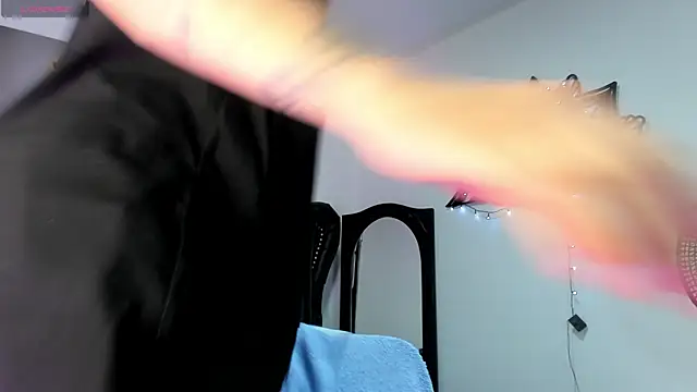 vaalentiino online show from January 2026 06:25:02 PM