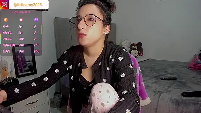 Snapshot of little__ammy chatting on February 2026 11:01:01 AM little ammy online show from February 2026 11:01:01 AM