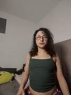 Snapshot of little__ammy chatting on February 2026 04:32:01 AM little ammy online show from February 2026 04:32:01 AM