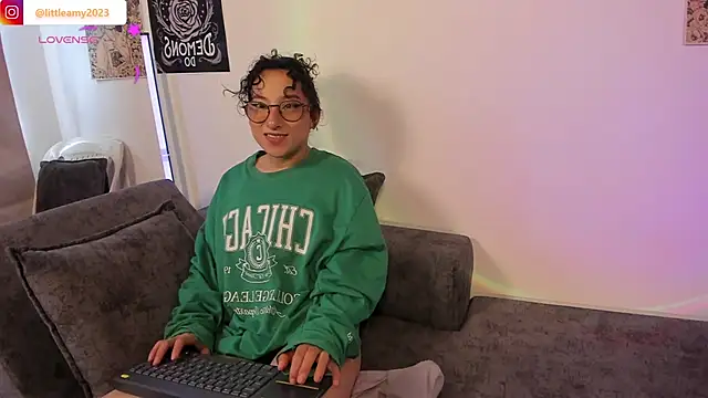 Snapshot of little__ammy chatting on June 2026 06:53:02 PM little ammy online show from June 2026 06:53:02 PM