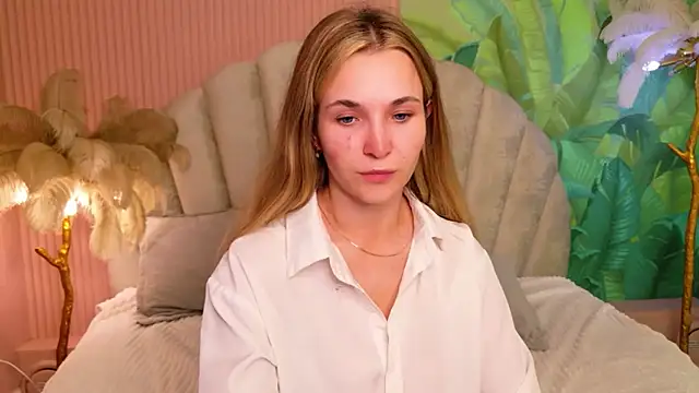 Lina Sinerz online show from July 2026 05:25:01 PM
