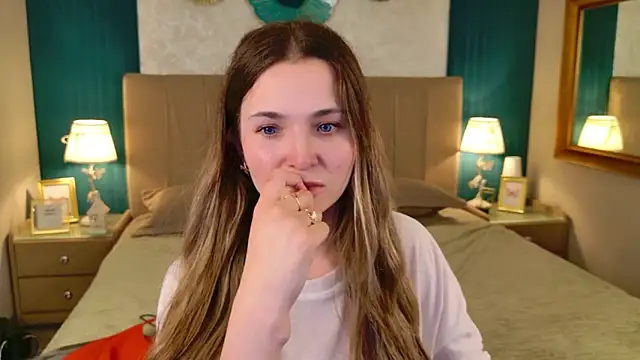 Lina Sinerz online show from May 2026 03:32:02 PM