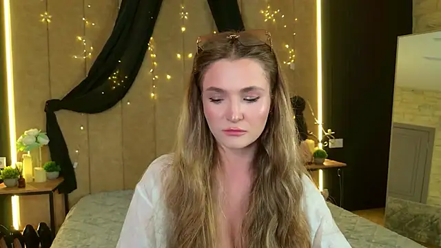 Lina Sinerz online show from June 2026 03:24:01 PM