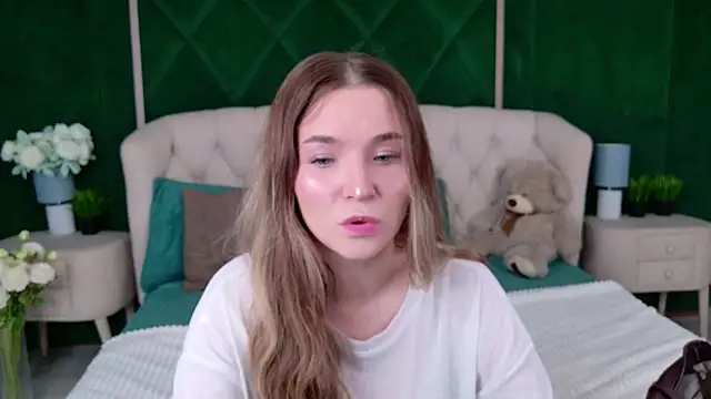 Lina Sinerz online show from June 2026 03:33:01 PM