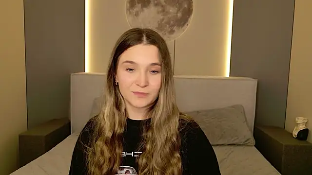 Lina Sinerz online show from March 2026 04:19:02 PM