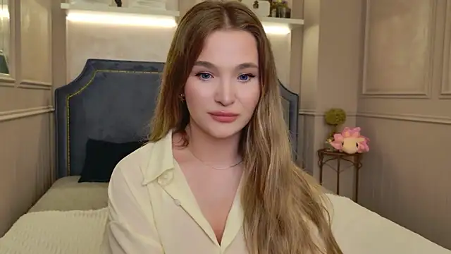 Lina Sinerz online show from June 2026 08:50:01 PM